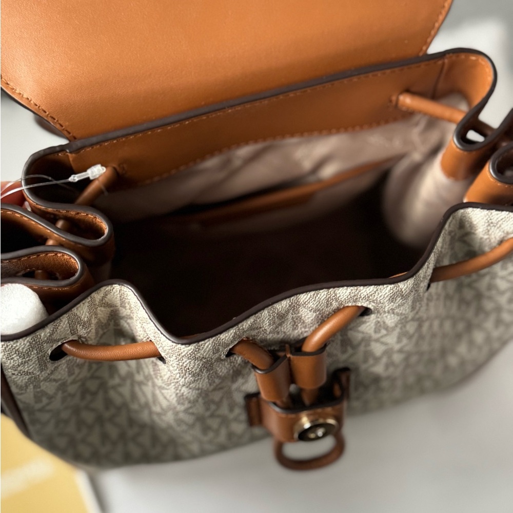 Michael Kors Cheryl Medium Backpack Signature Bag… - image 8